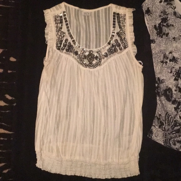 3/$25 blouse size large - Picture 2 of 4